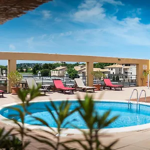 Hotel Grand, Avignone